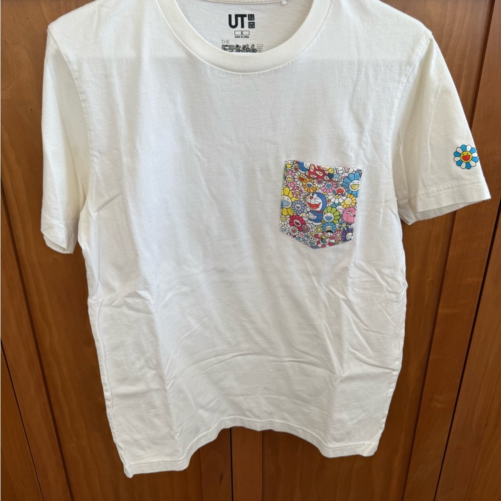 Takashi Murakami X Uniqlo Women's or Unisex Small White Tee Used